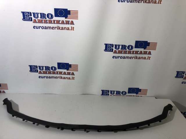 Upper bumper molding seal